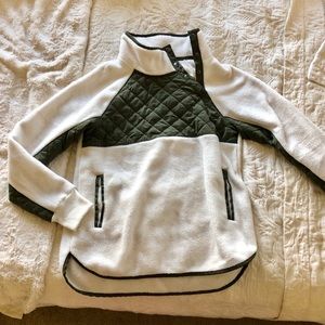 Abercrombie & Fitch Asymmetrical snap-up fleece s